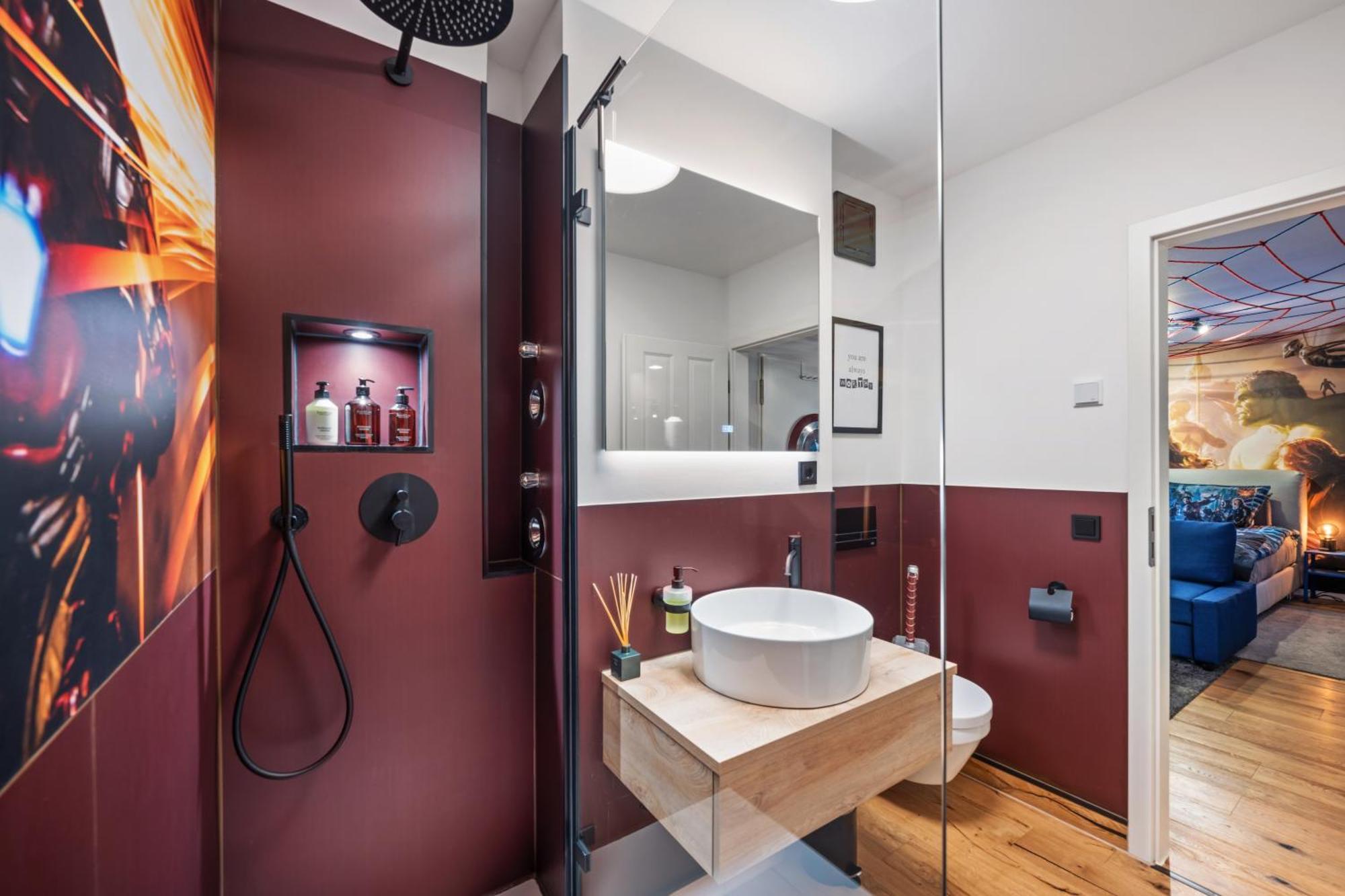 Edler Wohnraum Disney Marvel Studio Mit Balkon, Boxspringbett, Kaffeevollautomat, Lift & Parkplatz Chemnitz Extérieur photo