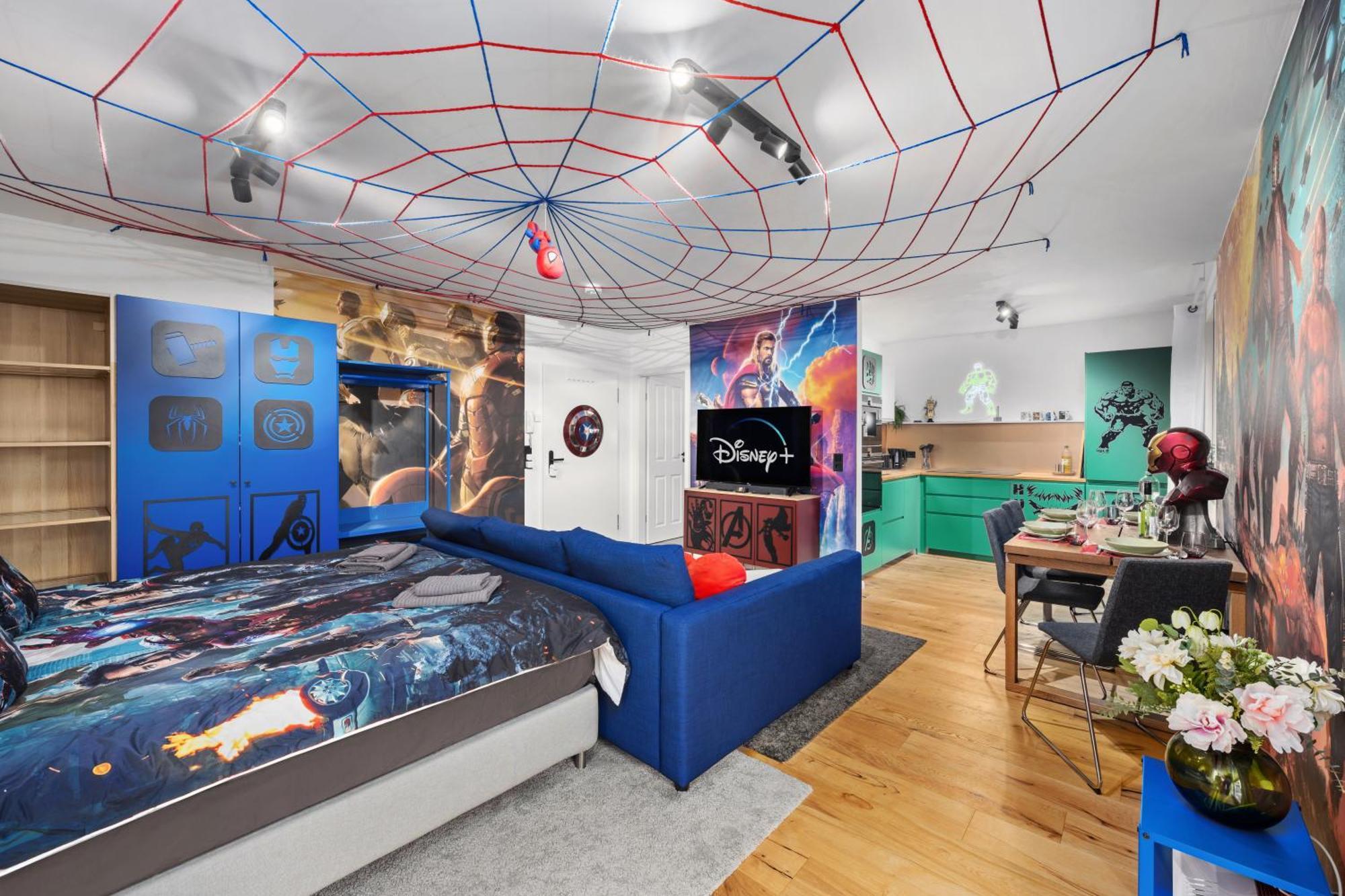 Edler Wohnraum Disney Marvel Studio Mit Balkon, Boxspringbett, Kaffeevollautomat, Lift & Parkplatz Chemnitz Extérieur photo