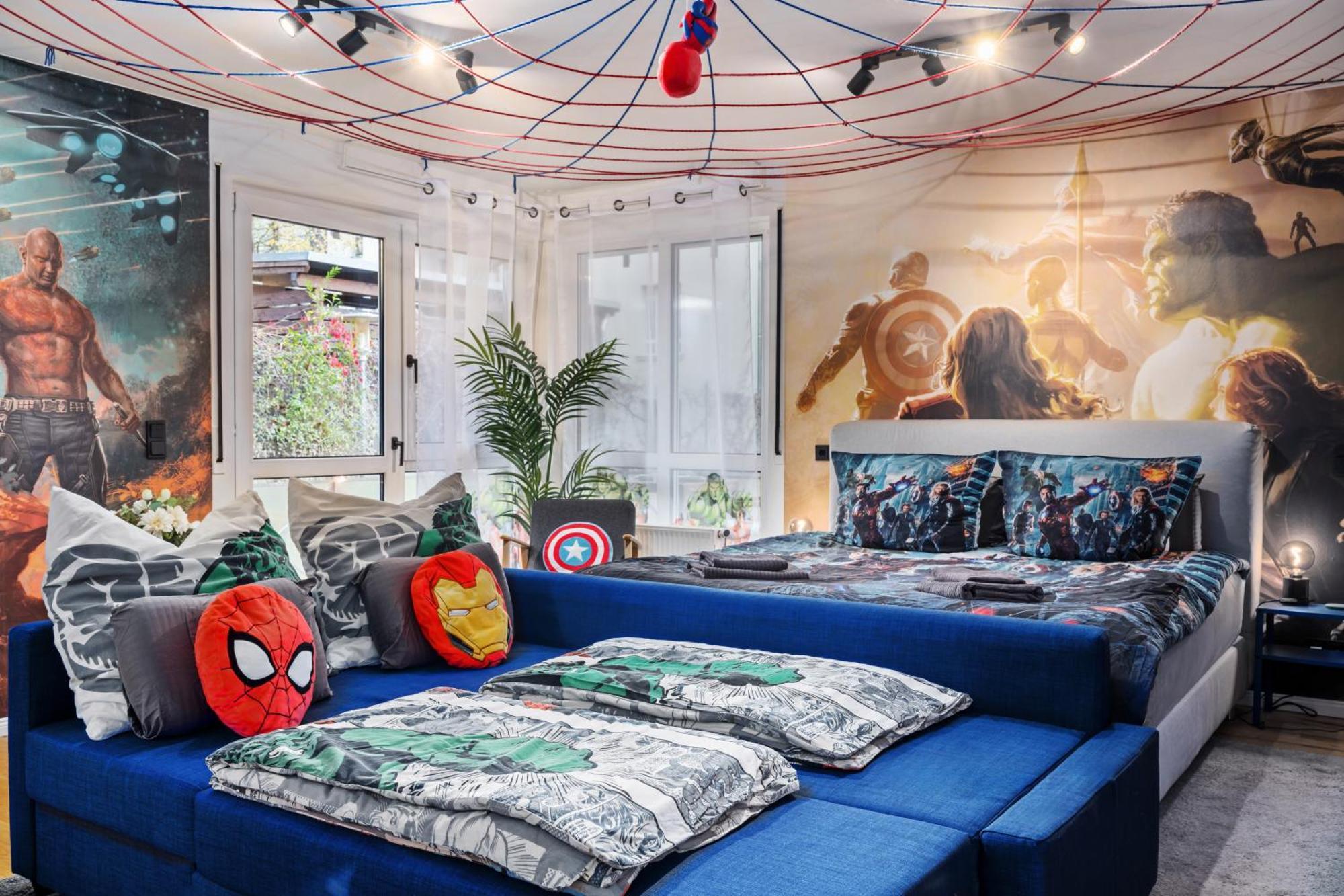 Edler Wohnraum Disney Marvel Studio Mit Balkon, Boxspringbett, Kaffeevollautomat, Lift & Parkplatz Chemnitz Extérieur photo