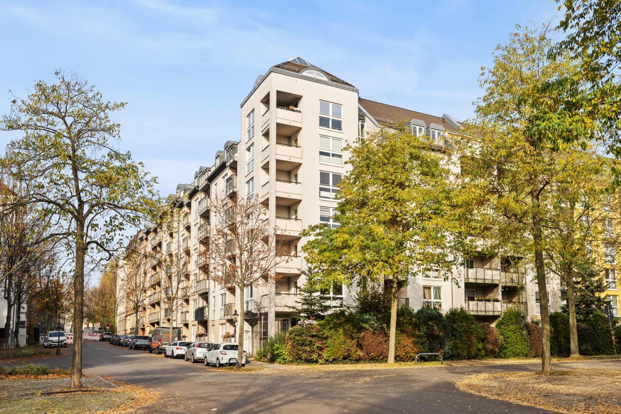 Edler Wohnraum Disney Marvel Studio Mit Balkon, Boxspringbett, Kaffeevollautomat, Lift & Parkplatz Chemnitz Extérieur photo