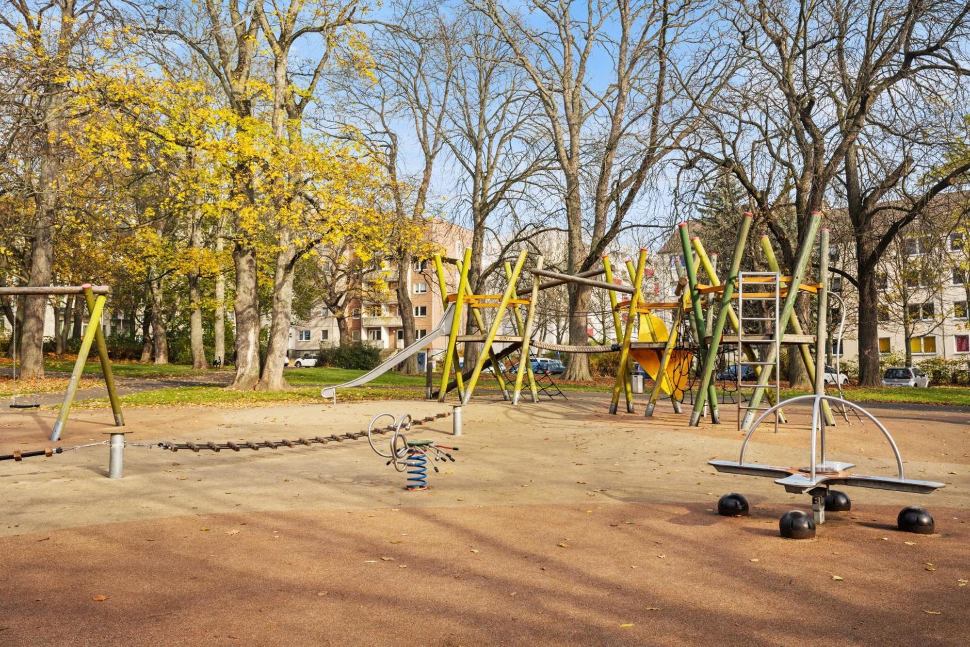 Edler Wohnraum Disney Marvel Studio Mit Balkon, Boxspringbett, Kaffeevollautomat, Lift & Parkplatz Chemnitz Extérieur photo