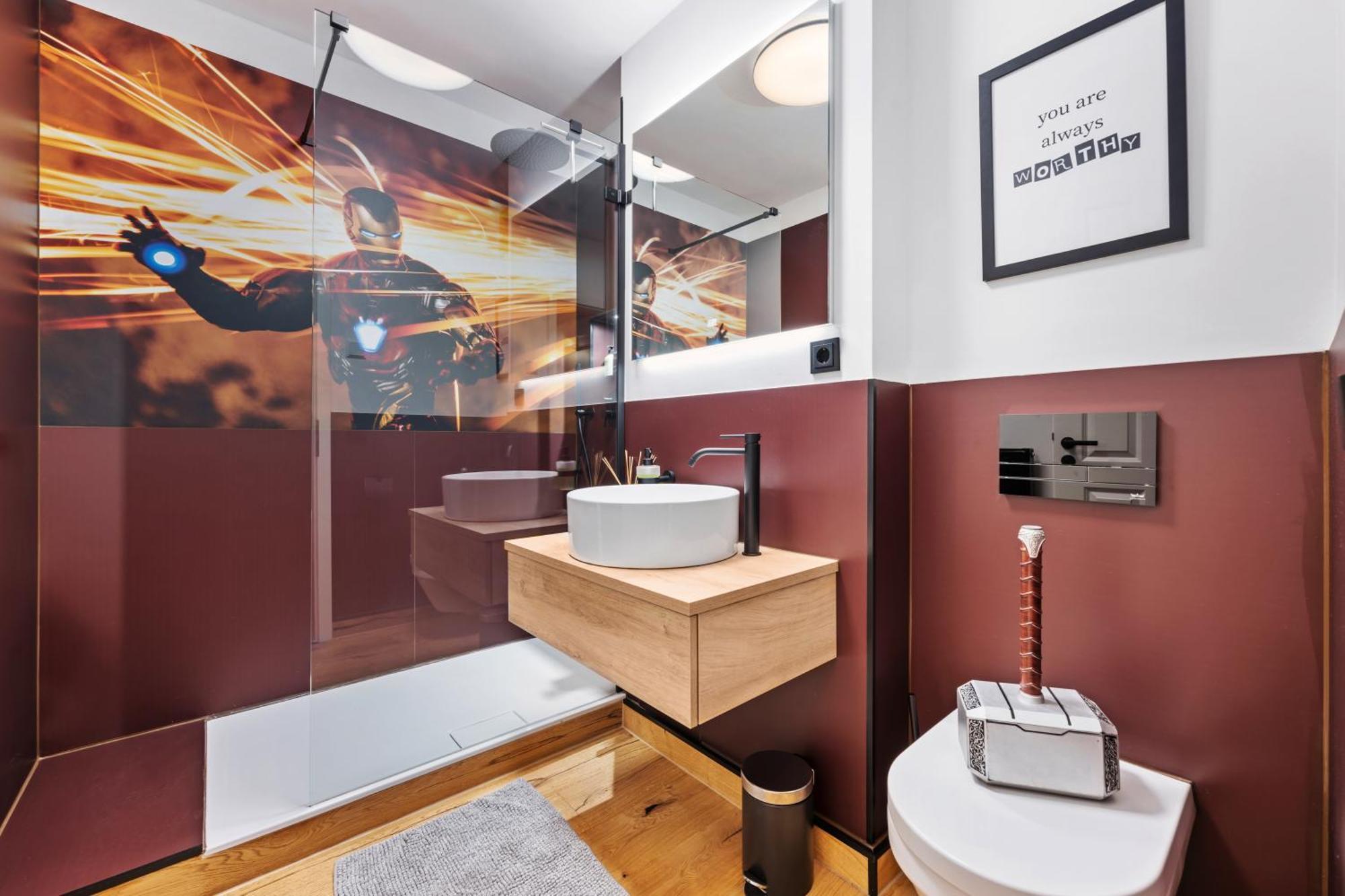 Edler Wohnraum Disney Marvel Studio Mit Balkon, Boxspringbett, Kaffeevollautomat, Lift & Parkplatz Chemnitz Extérieur photo